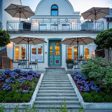 Kapitaenshaus In Wasserlage! Traumapartments Warnemuende Apartman