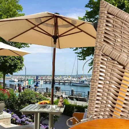 Kapitaenshaus In Wasserlage! Traumapartments Warnemuende