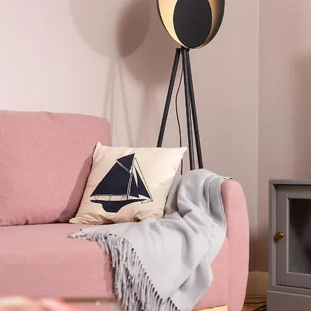 Kapitaenshaus In Wasserlage! Traumapartments Warnemuende