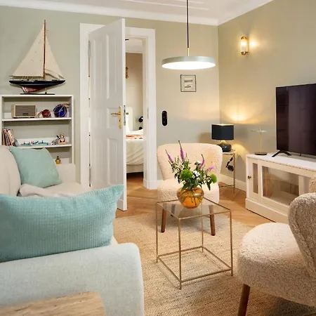 Kapitaenshaus In Wasserlage! Traumapartments Warnemuende Rostock