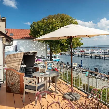 Kapitaenshaus In Wasserlage! Traumapartments Warnemuende * Rostock