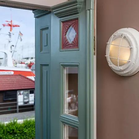 Kapitaenshaus In Wasserlage! Traumapartments Warnemuende Lejlighed *